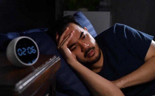 Sleepless Nights - Practical Tips for Overcoming Insomnia-Related Sleep Debt